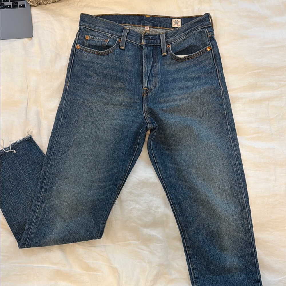 Levi's Blue Ankle Cropped Jeans with Faded Wash